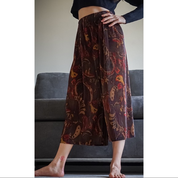 Vintage slinky pants! - Picture 2 of 3